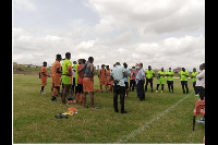 Bareto addressing the players