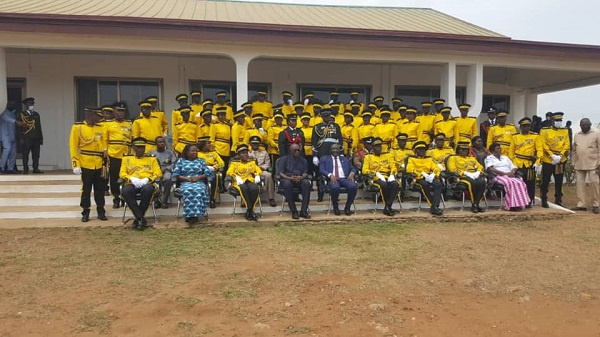 Lydia Alhassan with the Vice President and other prison officers