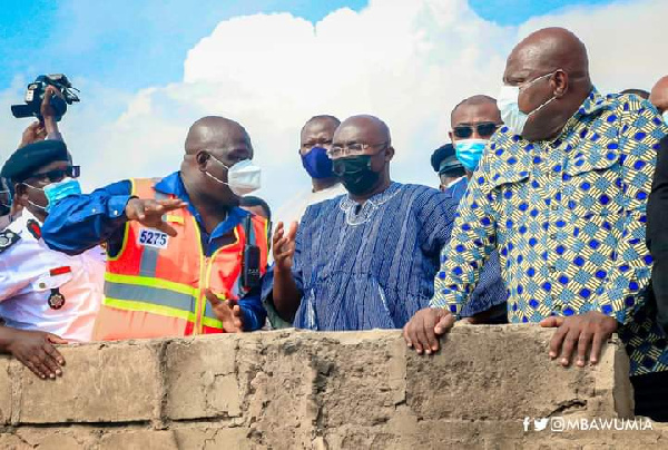 Vice President Dr Mahamudu Bawumia at the fire disaster scene