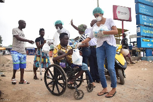 Food for All Africa giving out food