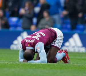 Albert Adomah Injured