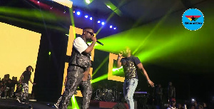 Sarkodie performing with Prince Bright at Rapperholic