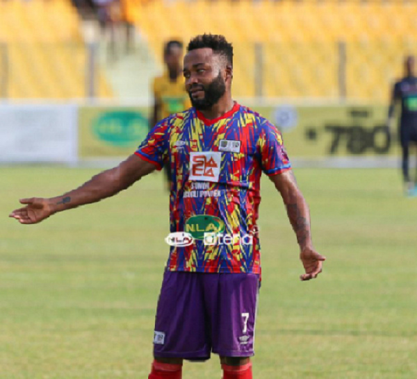 Hearts of Oak midfielder Gladson Awako