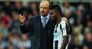 Rafa Benitez with Christian Atsu