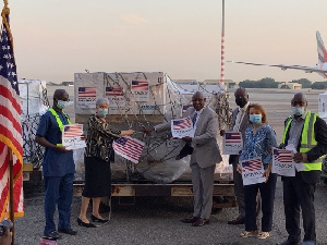 US Ambassador (Left) presenting the vaccines