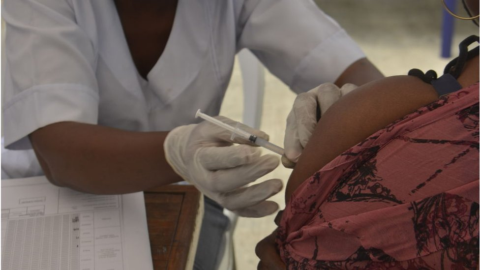 Nigeria dey among African kontris wey dey struggle to vaccinate dia population as jabs no dey