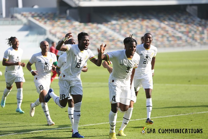 Black Stars players celebrating with Mohammed Salisu after he scored the against Switzerland