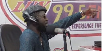 Bisa Kdei in the studios of Luv FM