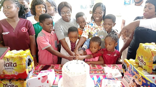 Cutting the cake at KATH