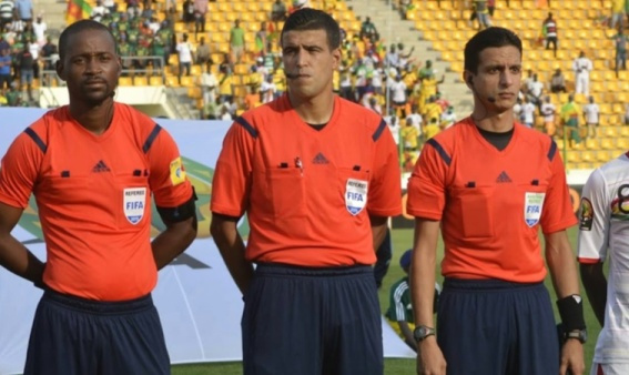 Mehdi Abid (middle) will be assisted by Algeria