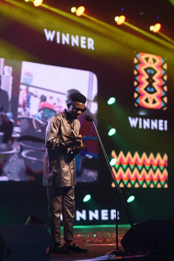 Kofi Kinaata won the Vodafone Green Award at the 22nd Vodafone Ghana Music Awards