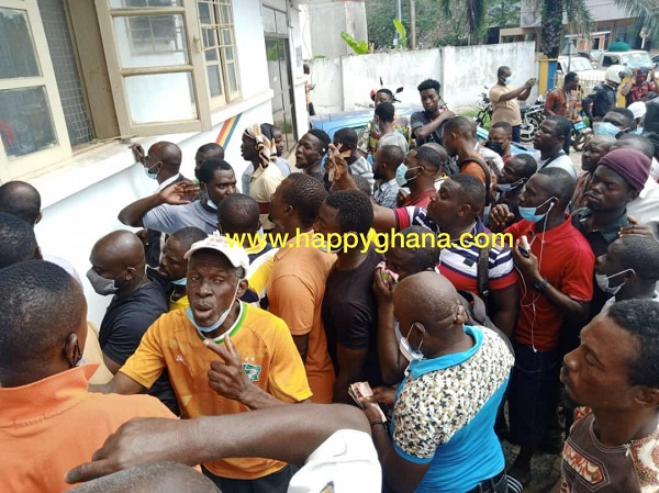 Fans massed up at the secretariat for the ticket