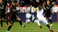 Philadelphia Union's Derrick Jones (right)