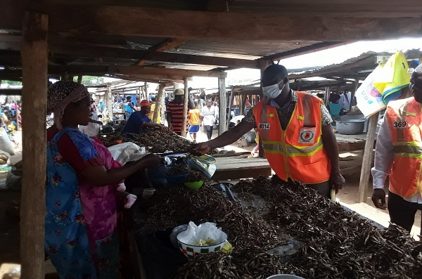 The team also distributed re-useable nose masks to members of the public