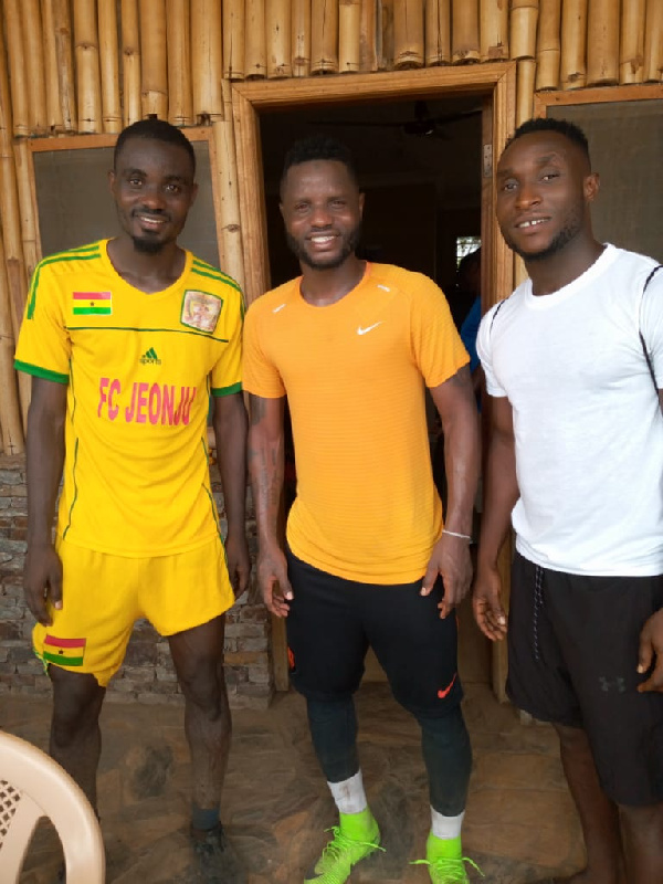 Wakaso spent time to also talk to the players and inspire them