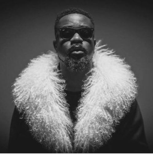 Rapper Sarkodie has been criticised for a lyrical line in his song