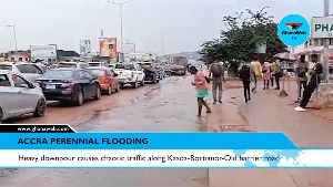 Heavy downpour causes chaotic traffic situation along Kasoa-Bortianor-Old barrier road