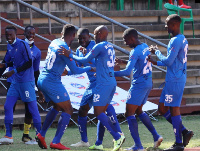 Sylvester Appiah celebrates with teammates