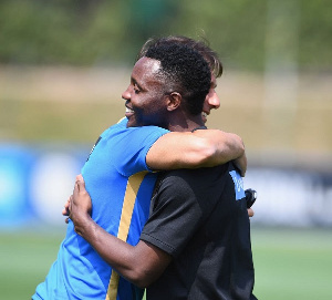 Kwadwo Asamoah Conte Hug