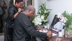 Mahama and Lordina at Amissah-Arthur's house