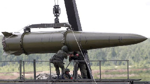 Russia go station tactical nuclear weapons for Belarus, Putin tok