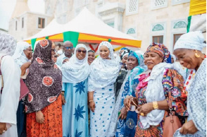 Hajia Samira Bawumia With Some Muslim Women.png