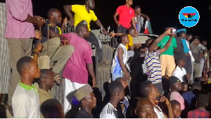 Hundreds of people gathered in Atebubu to welcome former President John Dramani Mahama