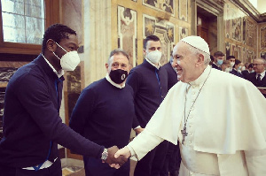 Emmanuel Gyasi meets Pope Francis