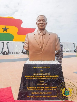 Atta Mills' statue at the Asomdwoe Park