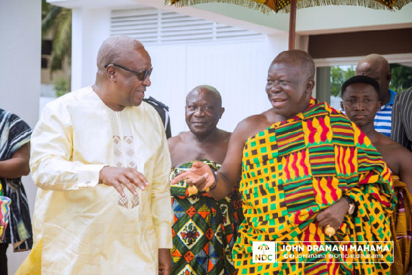 Former President, John Dramani Mahama with Asantehene Otumfuo Osei Tutu II