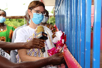 Silke Hollander, UNDP Deputy Representative commissioning the factory