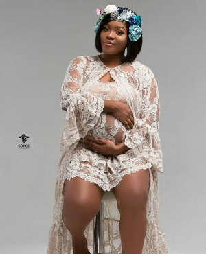 Akosua Vee in a pregnancy photoshoot