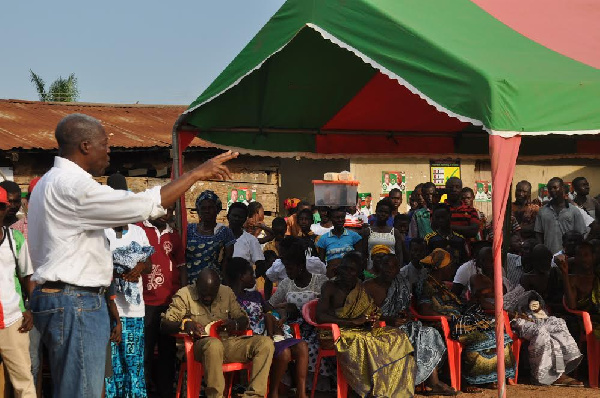 Vice President, Paa Kwesi Amissah-Arthur interacts with cocoa farmers Morkwaa Ahenkro