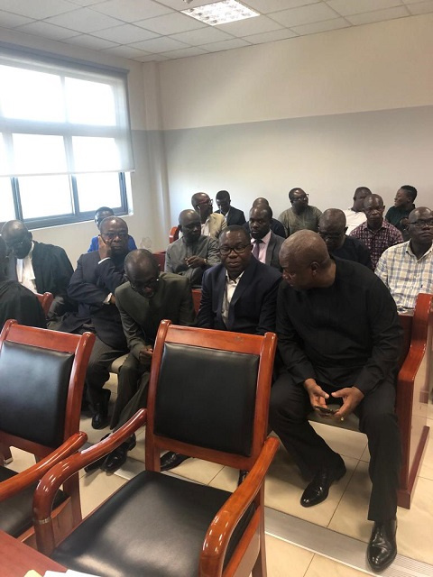 Ofosu-Ampofo sitting with Asiedu Nketiah and John Mahama at the High Court