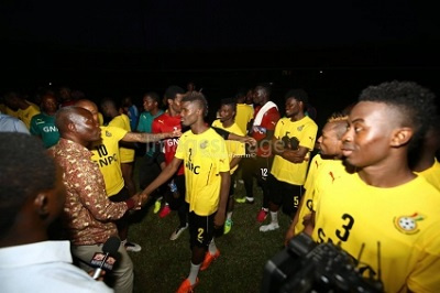 Sports Minister Nii Lante Vanderpuye visits Black Stars at training