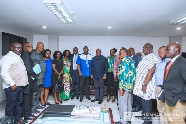 John Mahama in a group picture with NAGRAT leadership