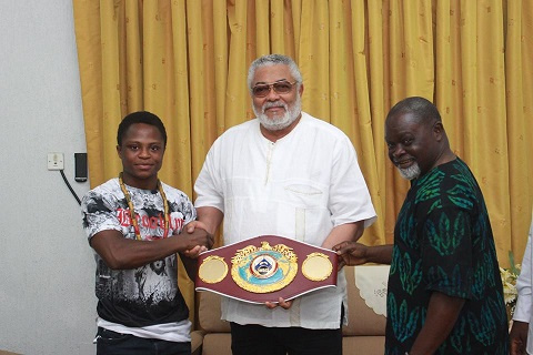 Former President John Mahama(M) with Isaac Dogboe(L) and Azumah Nelson(L)