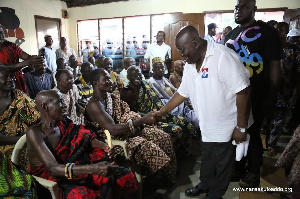 Nana Akufo-Addo interacts with traditional authorities in Abotoase  palace