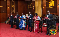 The Ambassadors and the High Commissioner taking the oath of office