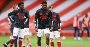 Bukayo Saka and Partey during a warm up session