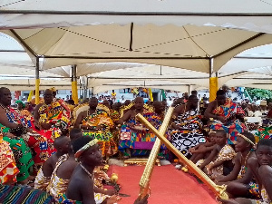 Togbe Afede XIV in a photo with other traditional rulers and indigenes