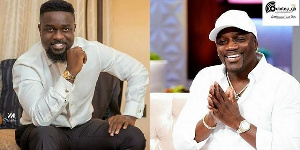 Ghanaian rapper, Sarkodie (L) and Senegalese-American singer,  Akon (R)