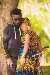 Bisa Kdei and girlfriend