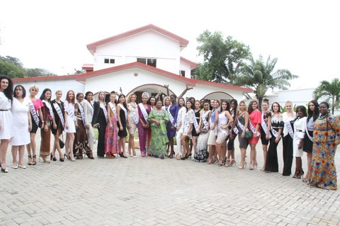 Mrs Akufo-Addo in a group picture with the contestants.