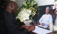 Vice President Bawumia signing Amissah-Arthur's Book of Condolence