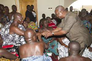 Mahama @ Manhyia Otumfuo