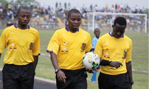 Issaka Badiu Alhassan with the ball