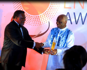 Former GNPC boss, Tsatstu Tsikata receiving the Life Time Achievement Award