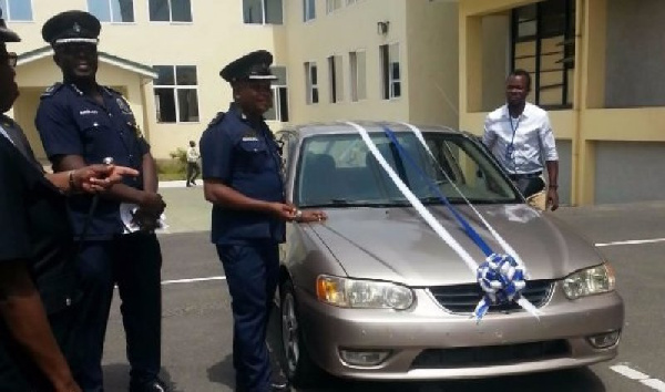 'Hero' taxi driver gets new Toyota Corolla from IGP