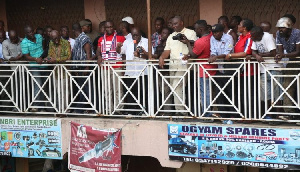 Akufo-Addo campaigning to spare parts dealers at Abossey Okai in the lead up to the 2016 elections